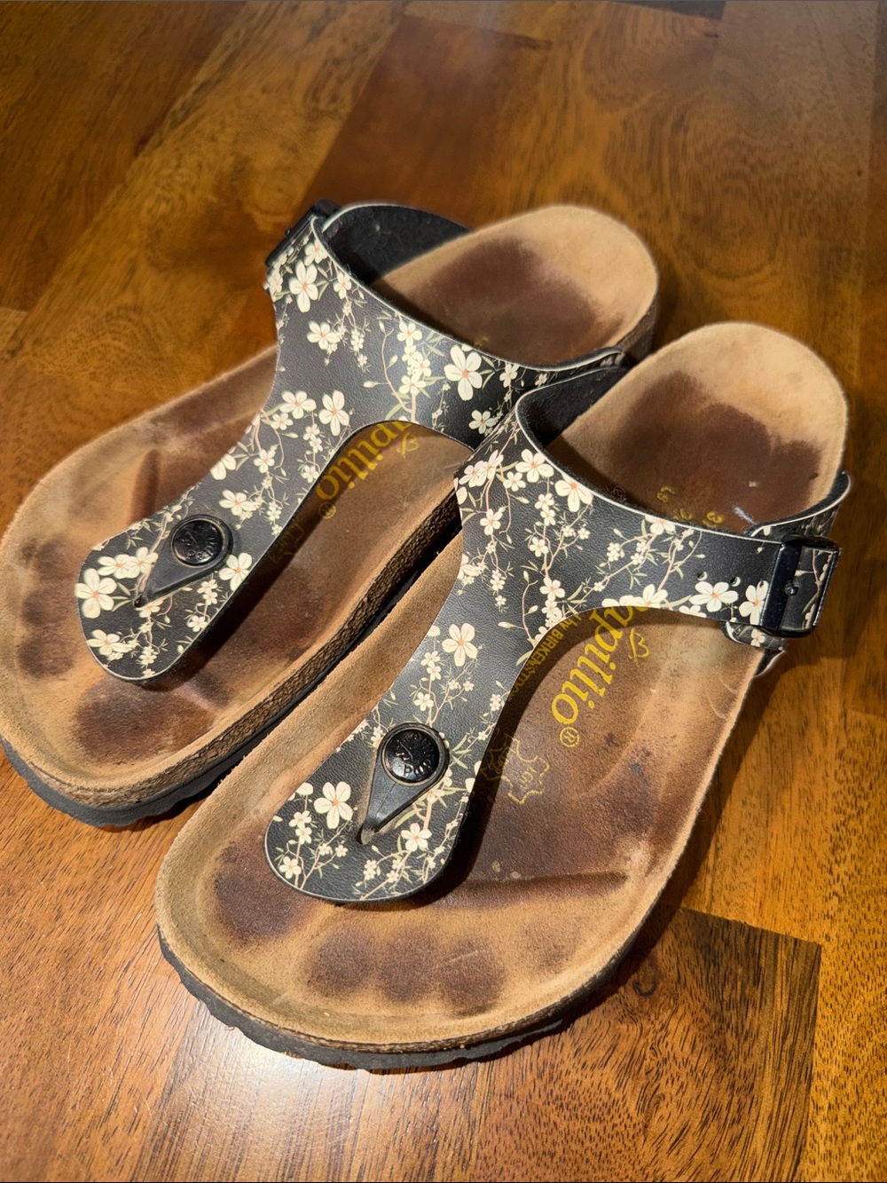 Birkenstock Black Floral Thong Sandals USA size 6/6.5